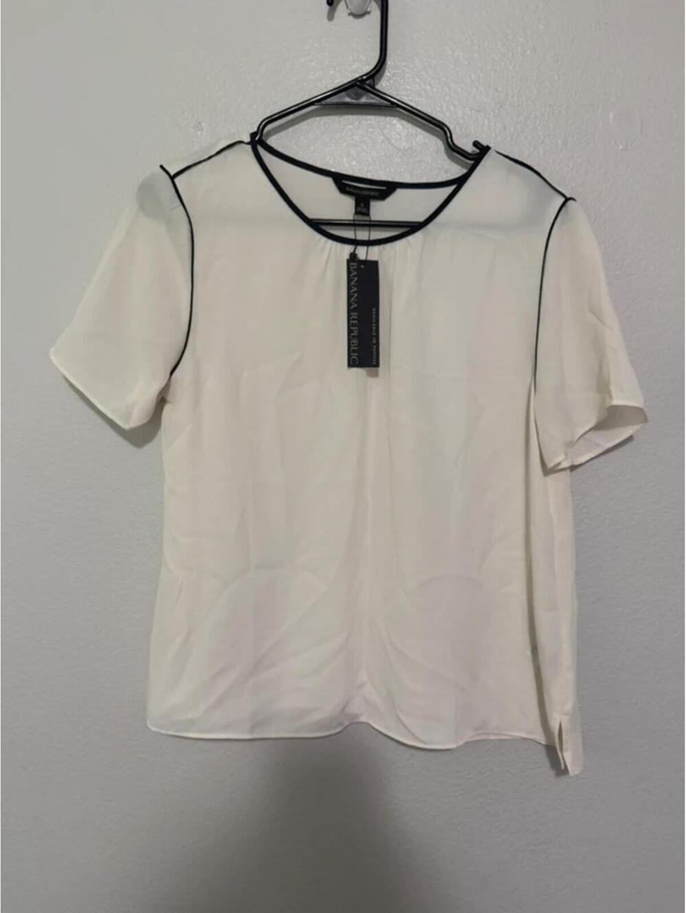 Banana republic blouse size small new with tags
